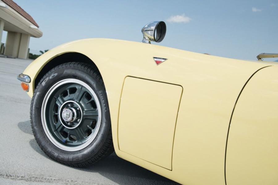 Детали экстерьера Toyota 2000GT (MF10) 1967 года  (NA) (фото 29 из 74)